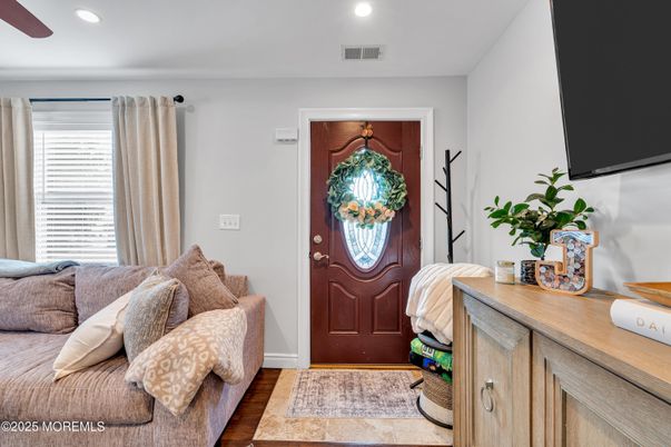 Interior, Recessed Lighting, Wood Texture Flooring