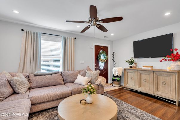 Interior, Living room, Recessed Lighting, Wood Texture Flooring