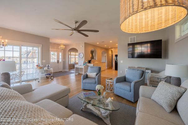Chandelier, Dining room, Interior, Kitchen, Living room, Recessed Lighting, Wood Texture Flooring