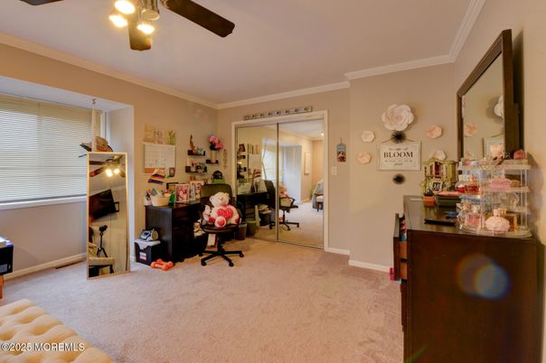 Home Office, Interior
