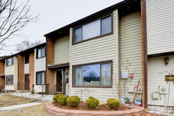 Exterior, Facade, Brick Facade, Rowhouse