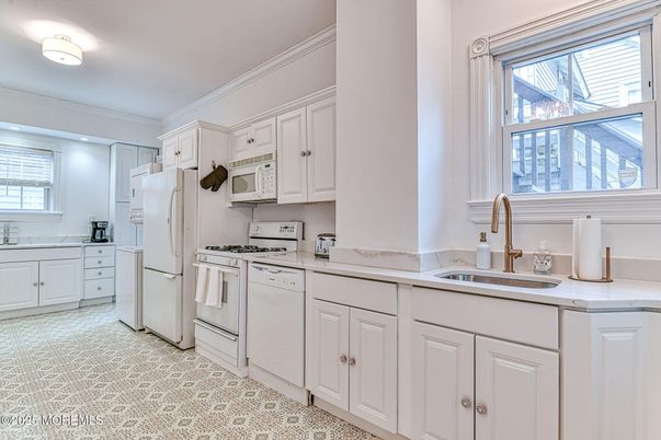 Interior, Kitchen, Tile Countertops