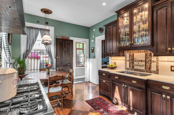 Dining room, Interior, Kitchen, Pendant Lights, Recessed Lighting, Wood Texture Flooring
