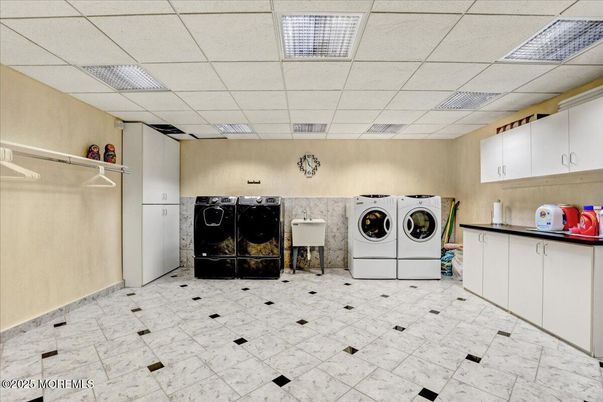 Interior, Washer