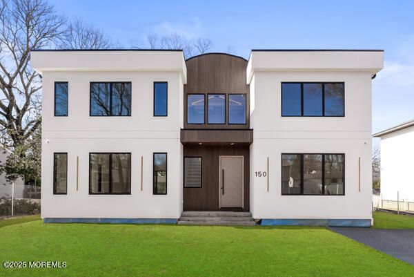 Backyard, Exterior, Facade, Modern