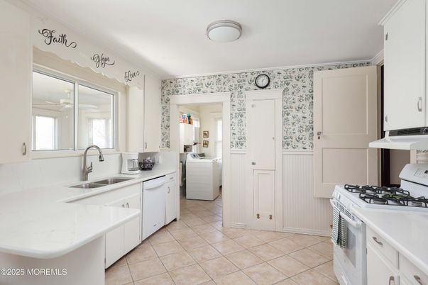 Interior, Kitchen, Washer