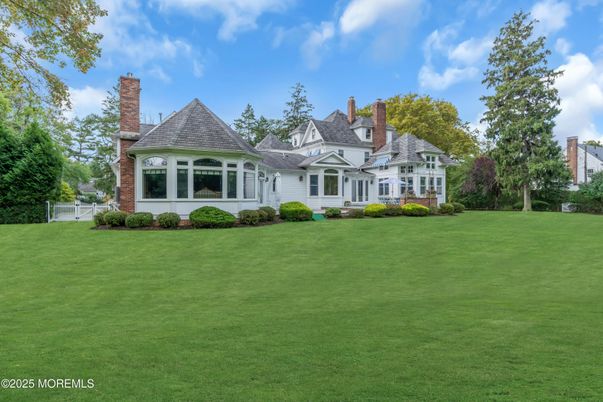 Backyard, Exterior, Facade, Queen Anne Victorian