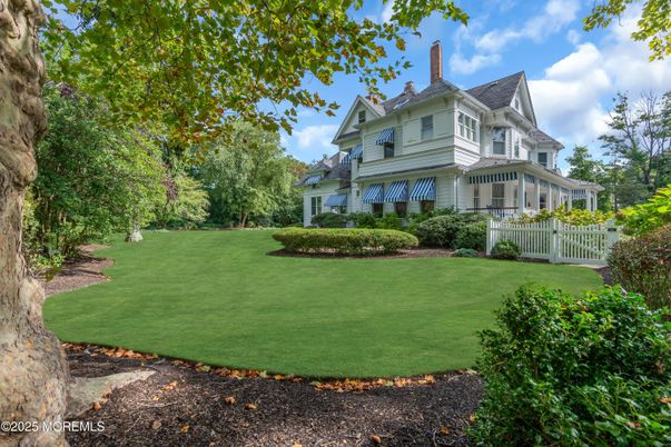 Backyard, Exterior, Facade, Queen Anne Victorian