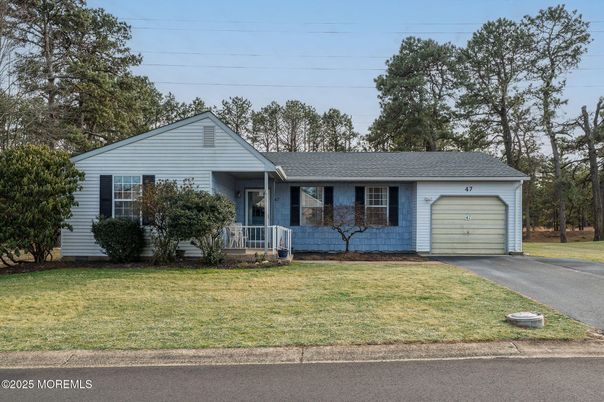 Attached, Exterior, Facade, Ranch