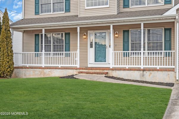 Exterior, Facade, Cape Cod