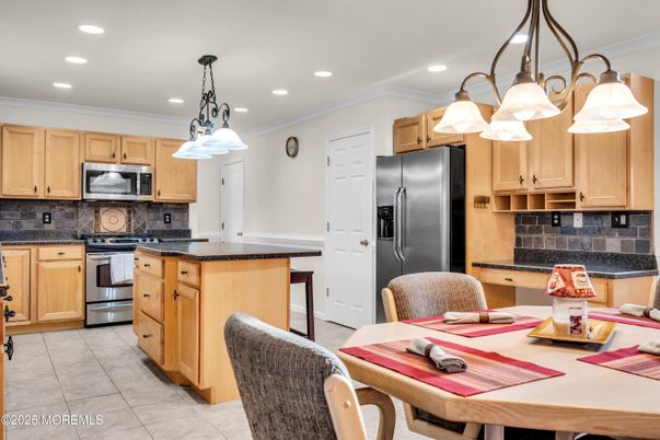 Dining room, Interior, Kitchen, Pendant Lights, Recessed Lighting, Stainless Steel Appliances