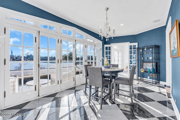 Chandelier, Dining room, Interior, Recessed Lighting, Water