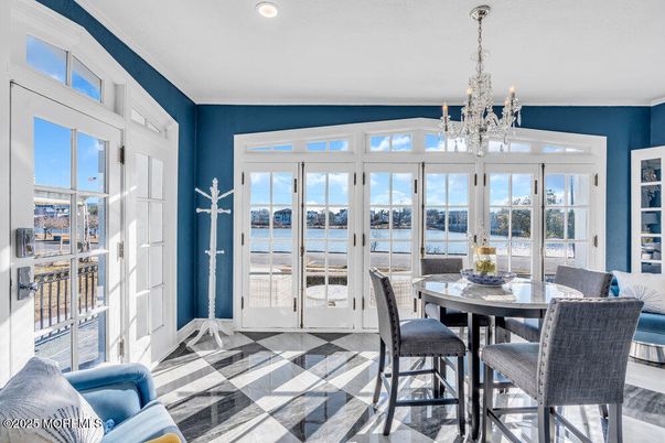 Chandelier, Dining room, Interior, Recessed Lighting, Water