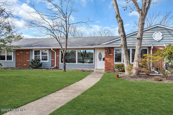 Exterior, Facade, Brick Facade, Ranch