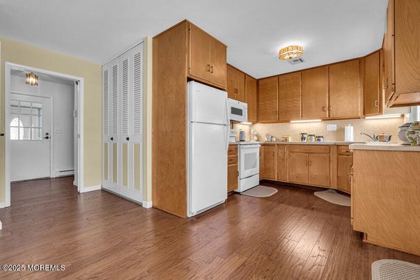 Interior, Kitchen, Wood Texture Flooring