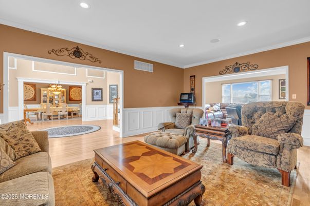 Chandelier, Dining room, Interior, Living room, Recessed Lighting, Wood Texture Flooring