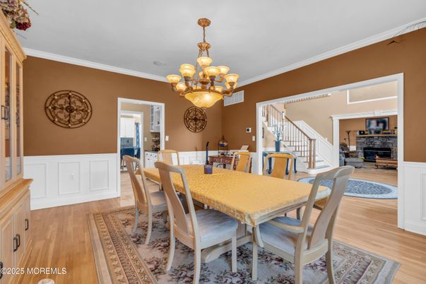 Chandelier, Dining room, Fireplace, Interior, Wood Texture Flooring