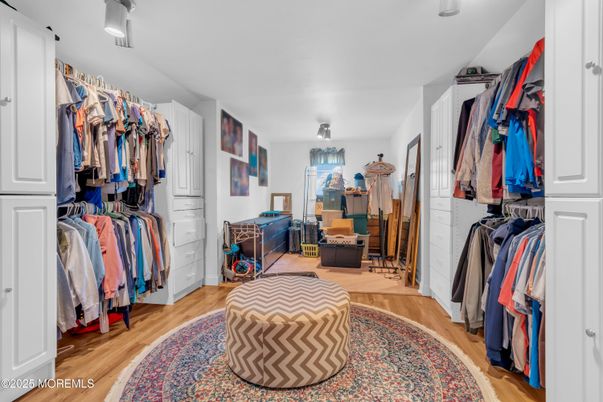 Interior, Walk-in Closets, Wood Texture Flooring