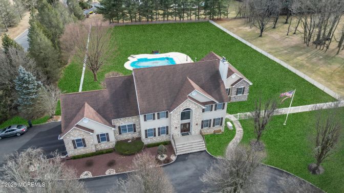 Exterior, Drone