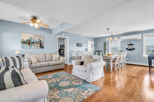 Chandelier, Dining room, Interior, Living room, Wood Texture Flooring