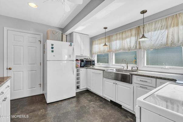 Interior, Kitchen, Pendant Lights, Recessed Lighting