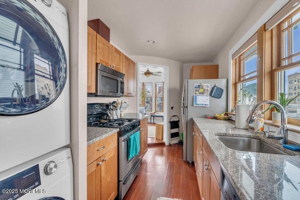 Interior, Kitchen, Washer, Wood Texture Flooring