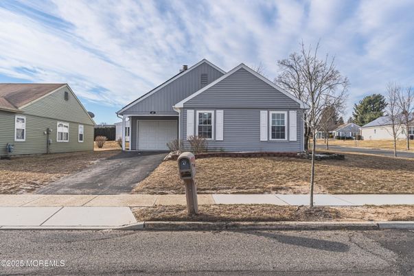 Attached, Exterior, Facade, Farmhouse
