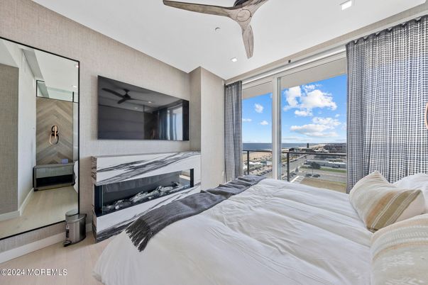 Bedroom, Interior, Recessed Lighting, Water, Wood Texture Flooring