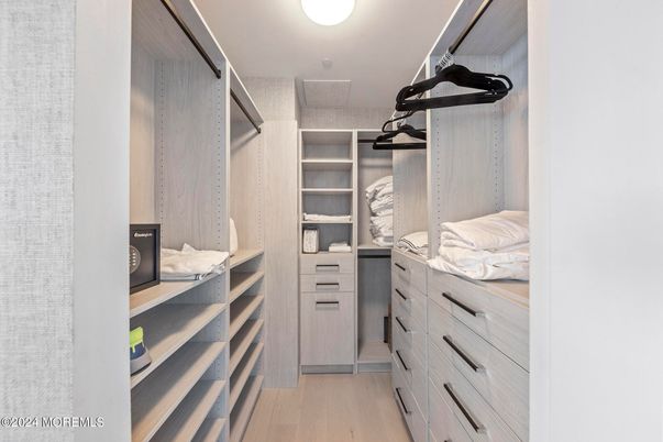 Interior, Walk-in Closets, Wood Texture Flooring