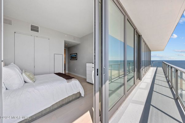 Bedroom, Interior, Water