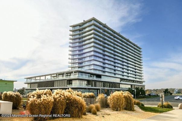 Exterior, Facade, Condo Building