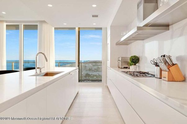 Interior, Kitchen, Recessed Lighting, Water