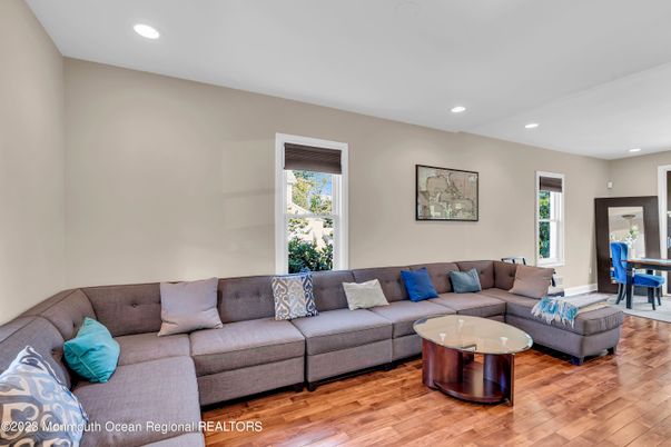 Interior, Living room, Recessed Lighting, Wood Texture Flooring