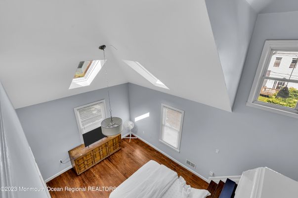 Interior, Pendant Lights, Wood Texture Flooring