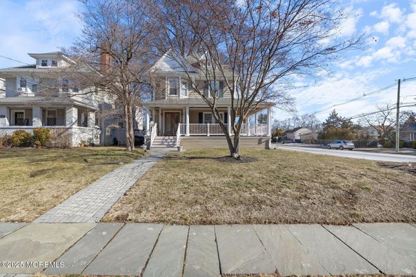 Exterior, Facade, Cape Cod