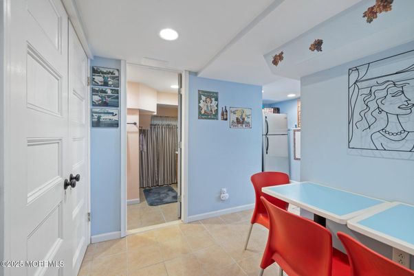 Dining room, Interior, Recessed Lighting