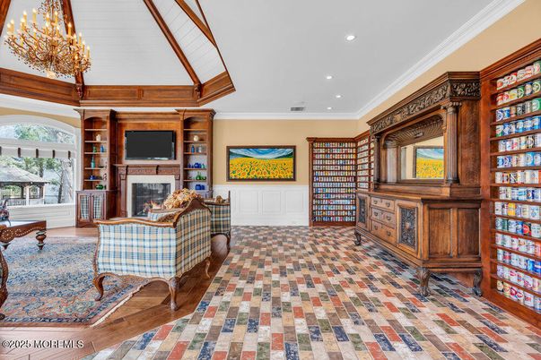 Chandelier, Fireplace, Interior, Recessed Lighting, Wood Texture Flooring