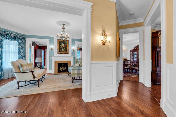 Chandelier, Dining room, Fireplace, Interior, Wood Texture Flooring