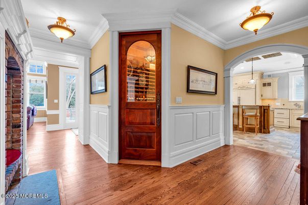 Interior, Pendant Lights, Wood Texture Flooring