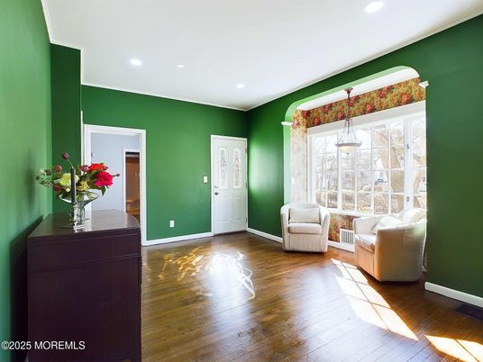 Interior, Pendant Lights, Recessed Lighting, Wood Texture Flooring