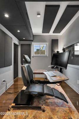 Home Office, Interior, Recessed Lighting, Wood Texture Flooring