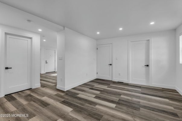 Empty room, Interior, Recessed Lighting, Wood Texture Flooring