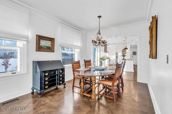 Chandelier, Dining room, Interior, Kitchen, Pendant Lights, Recessed Lighting, Wood Texture Flooring