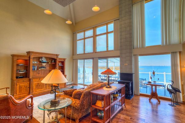 Interior, Living room, Pendant Lights, Water, Wood Texture Flooring