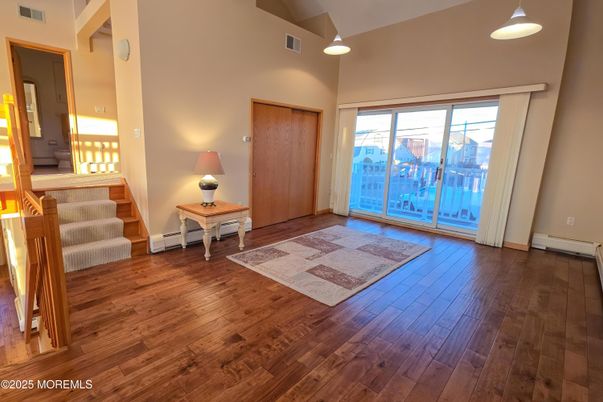 Interior, Pendant Lights, Wood Texture Flooring