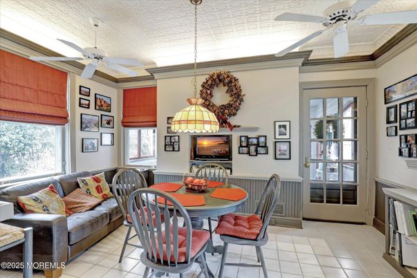 Dining room, Interior, Living room, Pendant Lights