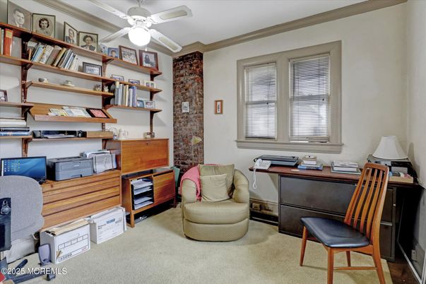 Home Office, Interior
