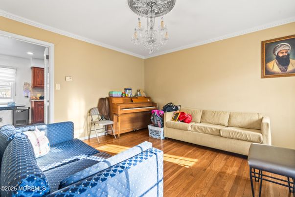 Chandelier, Interior, Piano, Recessed Lighting, Wood Texture Flooring