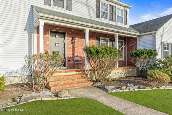 Exterior, Facade, Brick Facade, Cape Cod