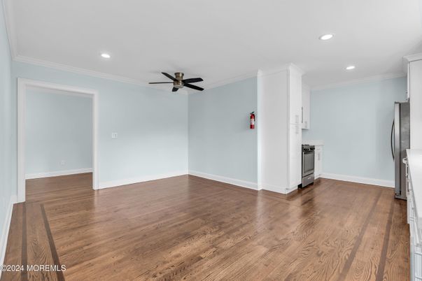 Empty room, Interior, Recessed Lighting, Wood Texture Flooring